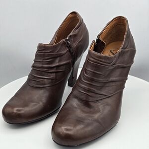 Sofft Florina Ankle Boots in Brown